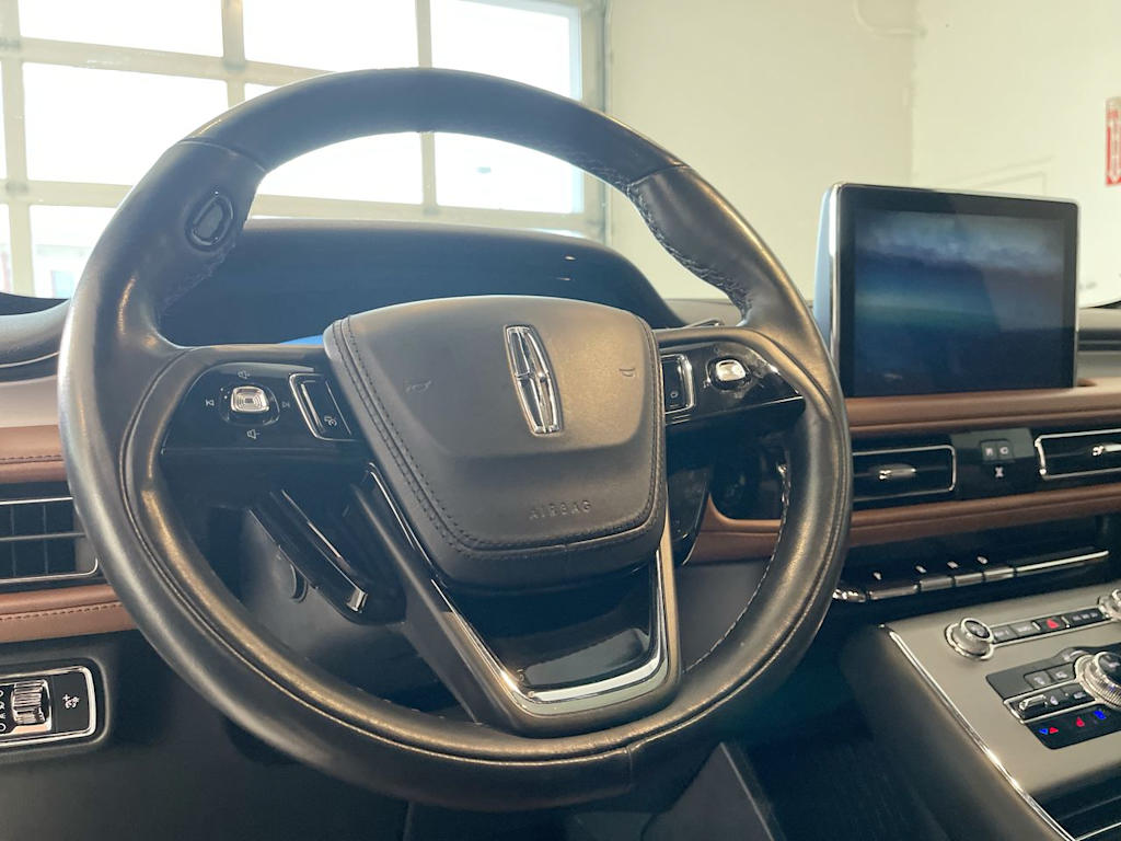Thumbnail: 2023 Lincoln Aviator - 2