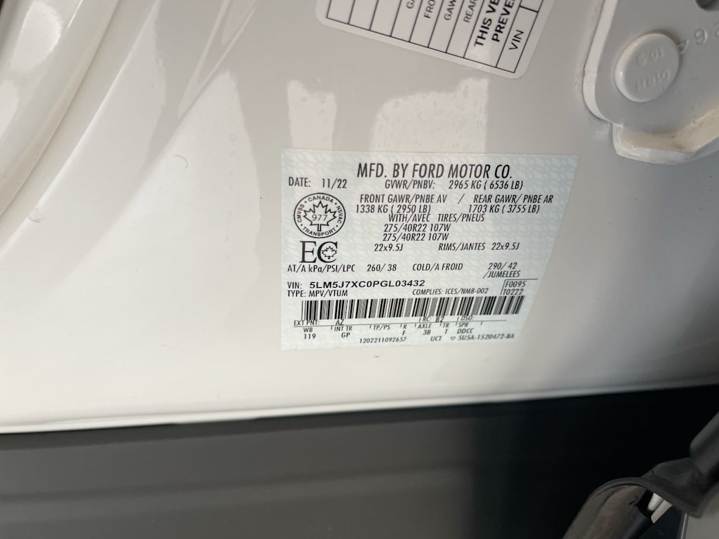 Thumbnail: 2023 Lincoln Aviator - 16