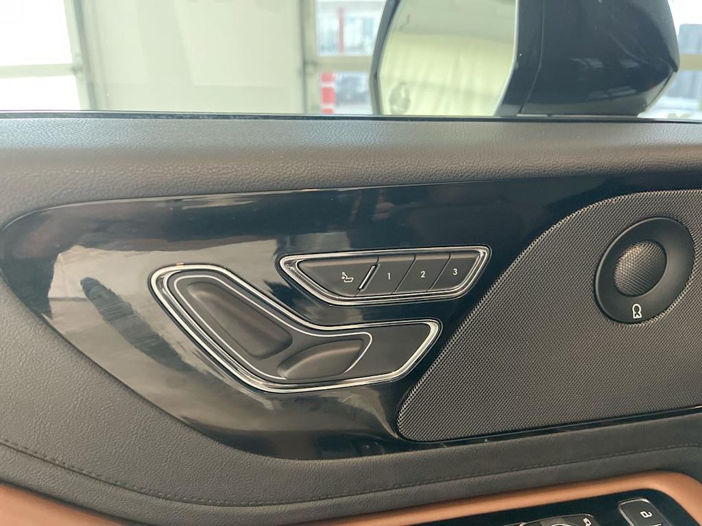 Thumbnail: 2023 Lincoln Aviator - 20