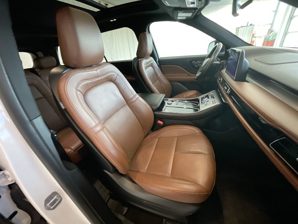 Thumbnail: 2023 Lincoln Aviator - 10