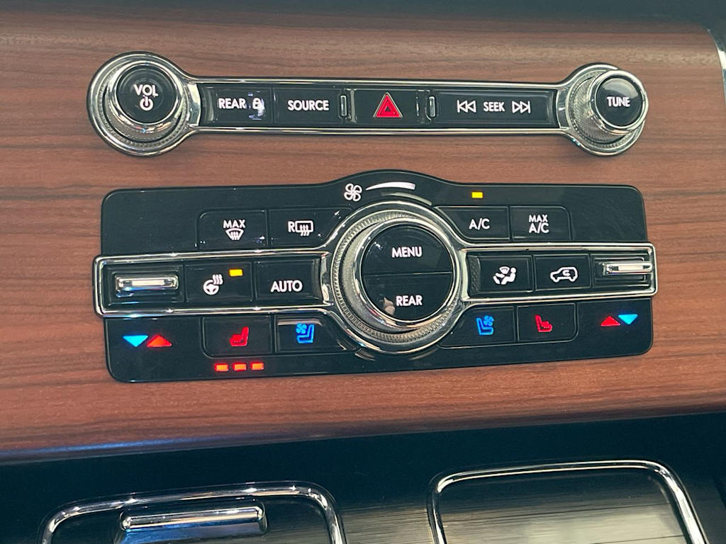 Thumbnail: 2021 Lincoln Aviator - 25