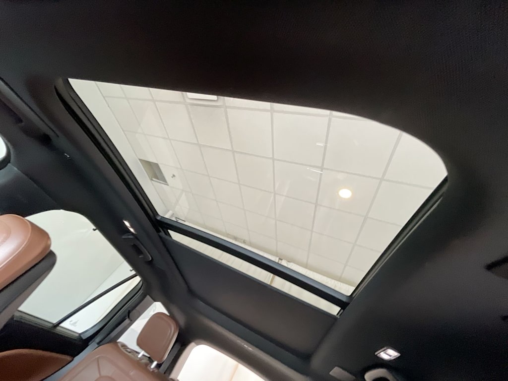 Thumbnail: 2021 Lincoln Aviator - 28