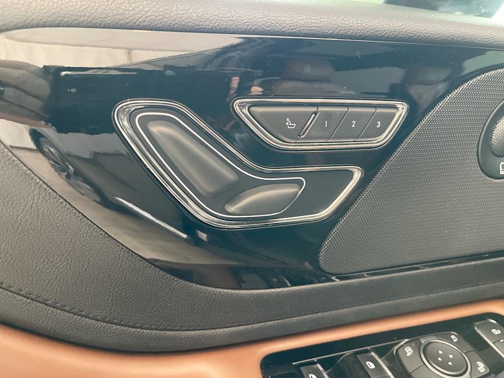 Thumbnail: 2022 Lincoln Aviator - 20
