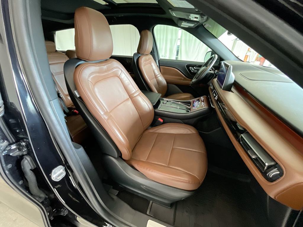 Thumbnail: 2022 Lincoln Aviator - 10