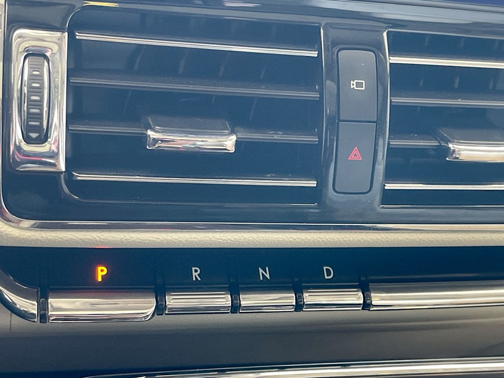 Thumbnail: 2020 Lincoln Navigator - 25