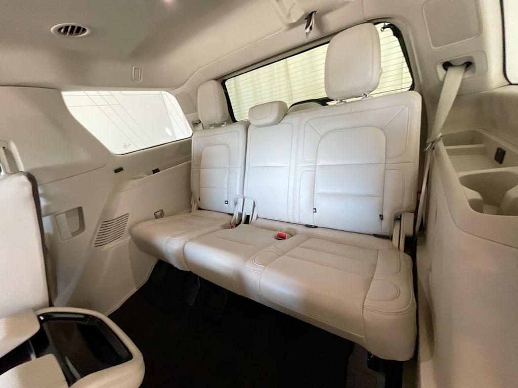 Thumbnail: 2020 Lincoln Navigator - 28