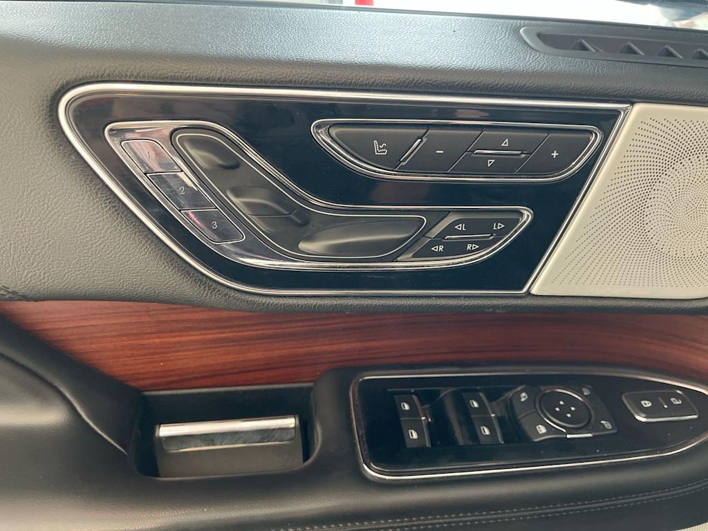 Thumbnail: 2018 Lincoln Navigator L - 21