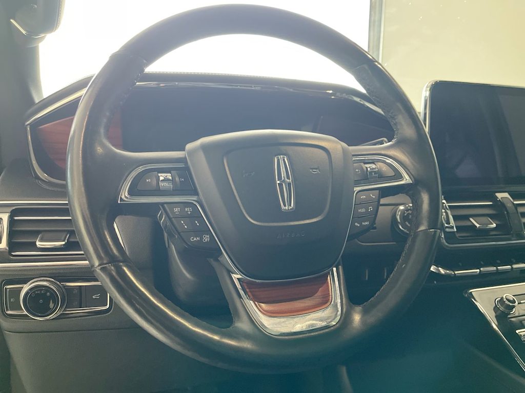 Thumbnail: 2018 Lincoln Navigator L - 2