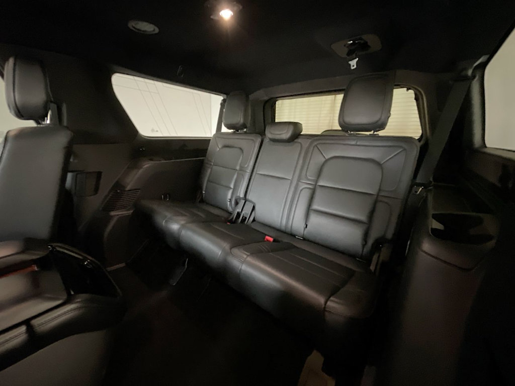 Thumbnail: 2018 Lincoln Navigator L - 29