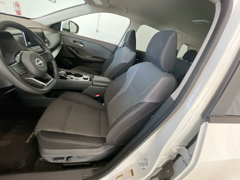 Thumbnail: 2023 Nissan Rogue - 9