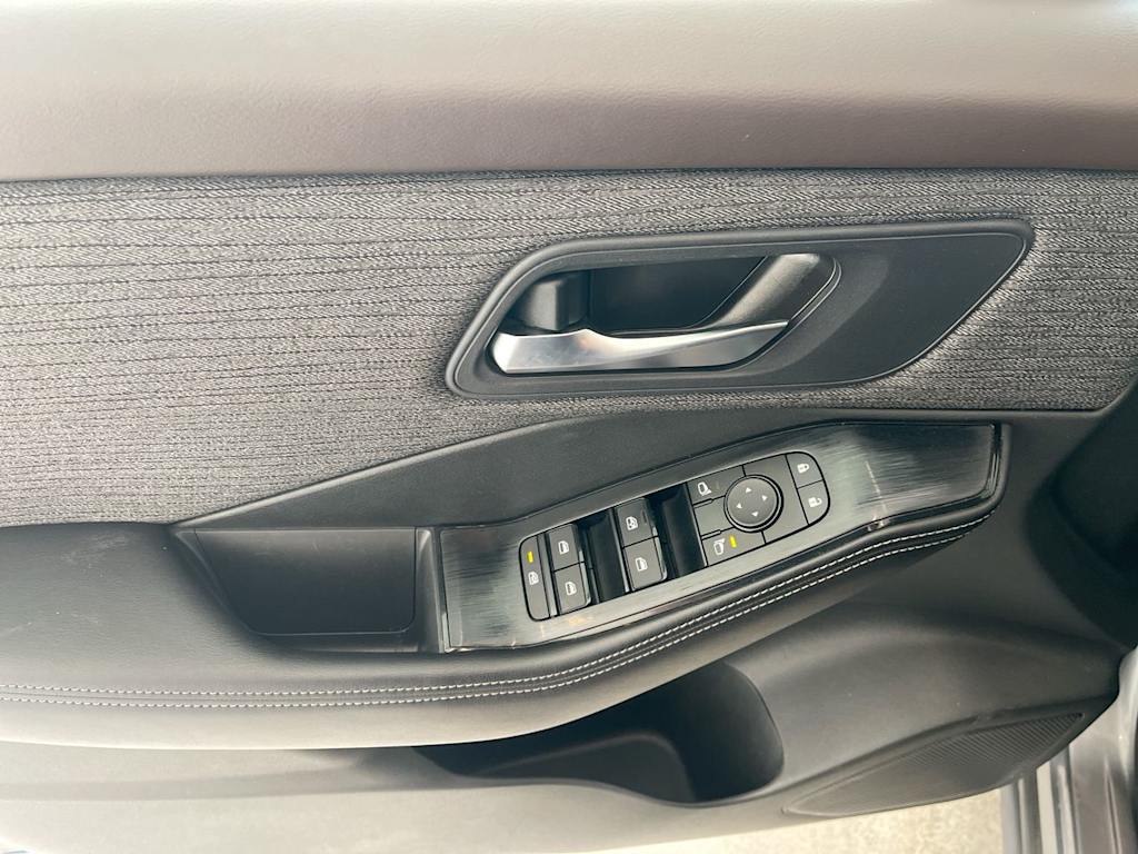 2023 Nissan Rogue SV 23