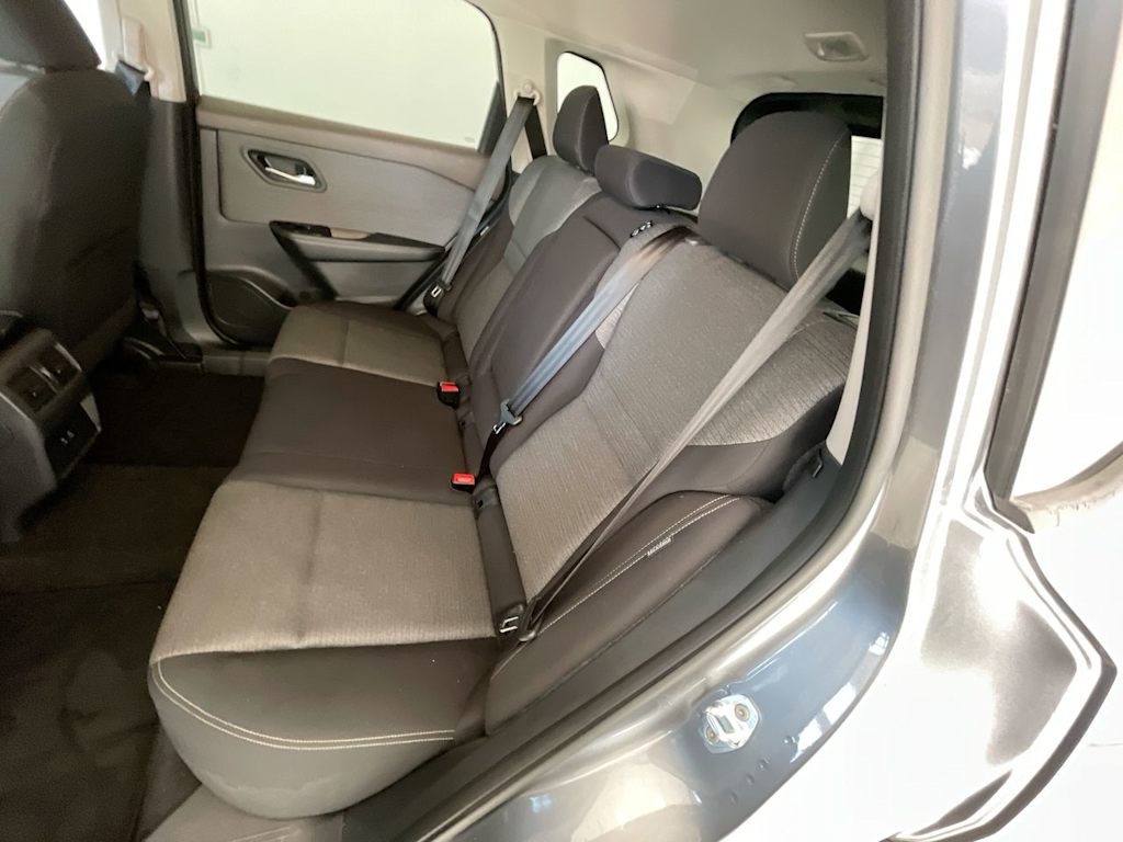 2023 Nissan Rogue SV 11