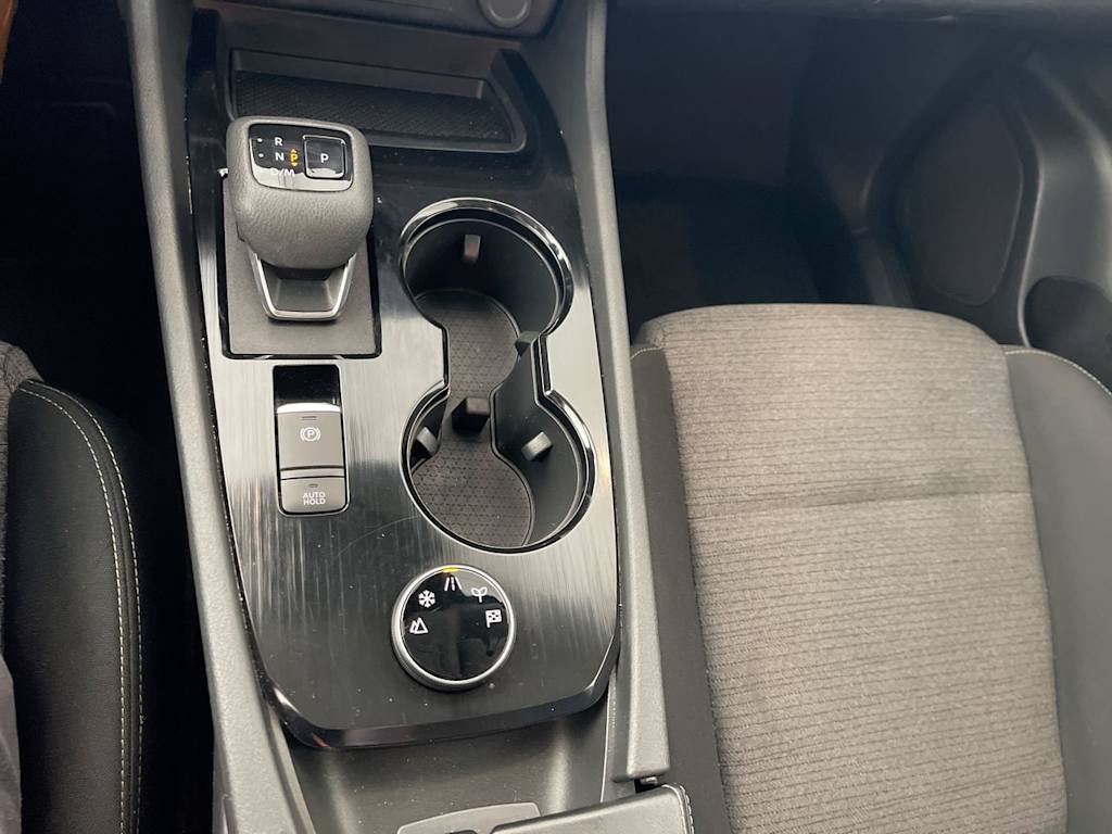 2023 Nissan Rogue SV 13