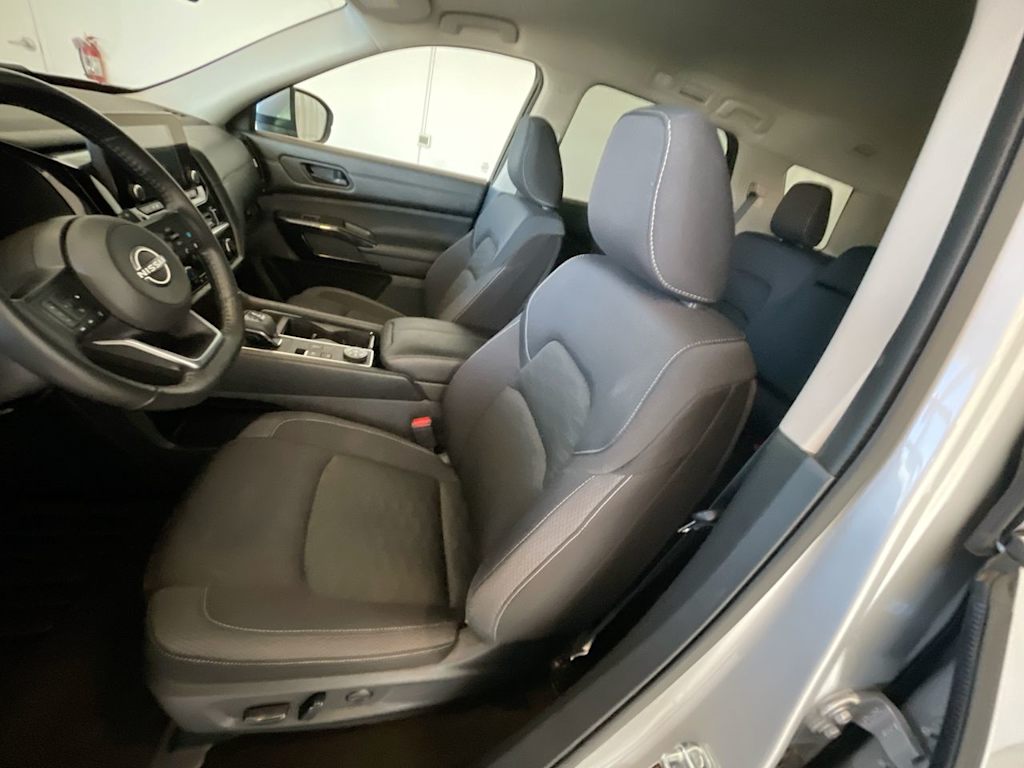 Thumbnail: 2024 Nissan Pathfinder - 9