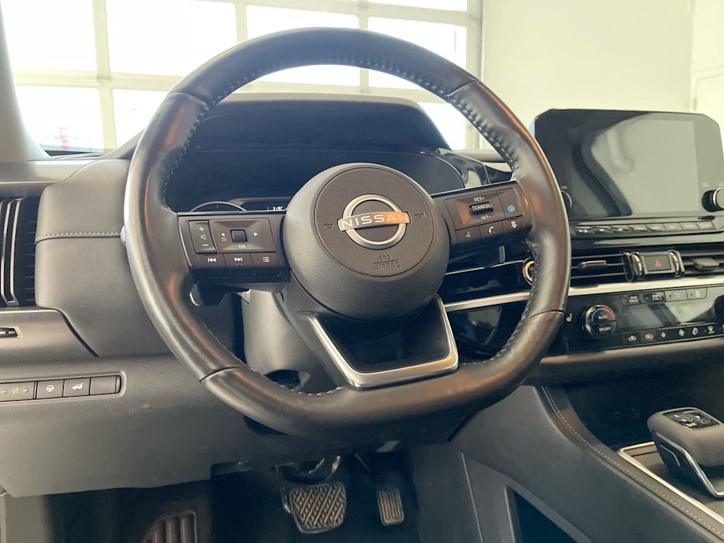 2023 Nissan Pathfinder SL 2