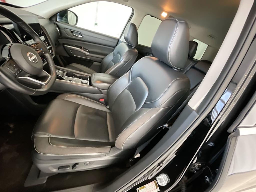 2023 Nissan Pathfinder SL 9
