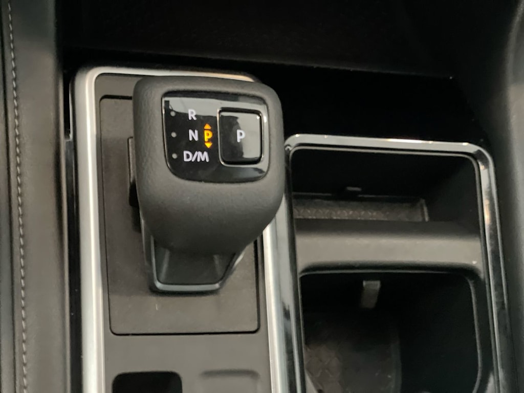 2023 Nissan Pathfinder SL 13