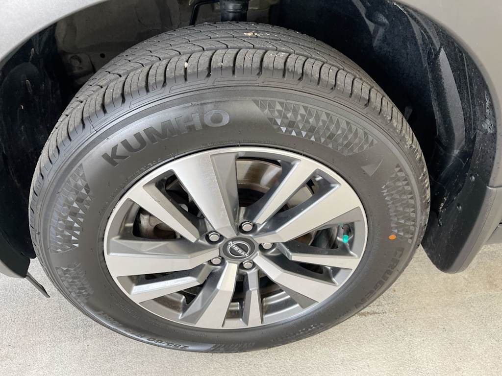 2023 Nissan Pathfinder SL 7