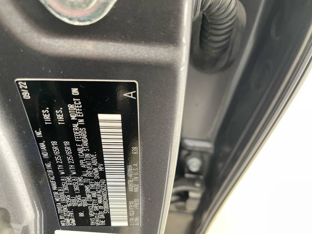 2022 Toyota Highlander LE 18