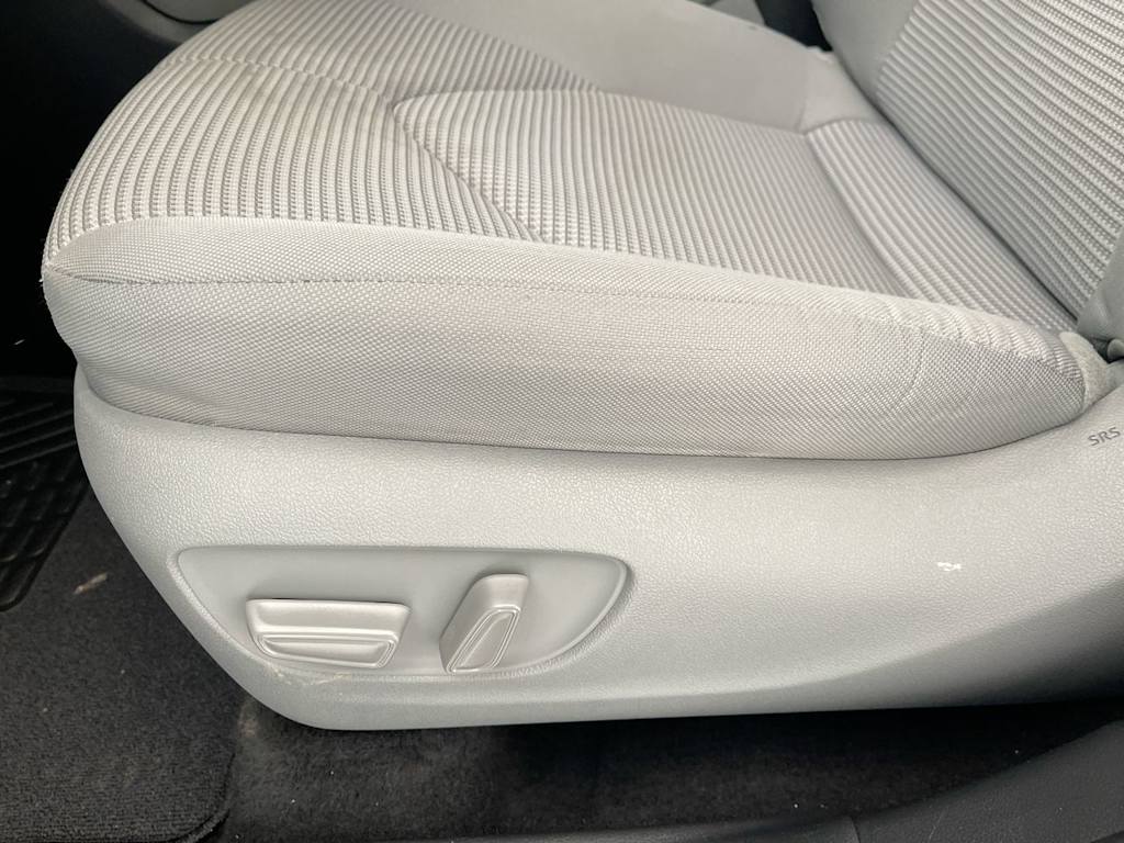 2022 Toyota Highlander LE 22