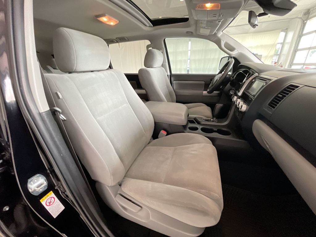 Thumbnail: 2019 Toyota Sequoia - 10