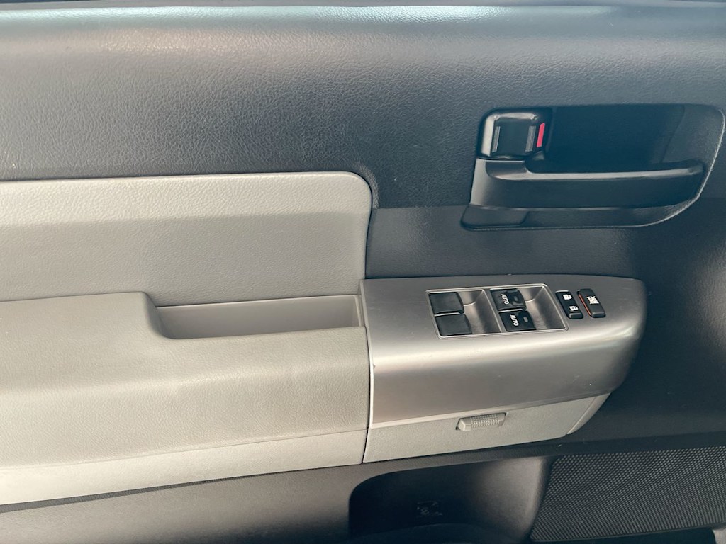Thumbnail: 2019 Toyota Sequoia - 23
