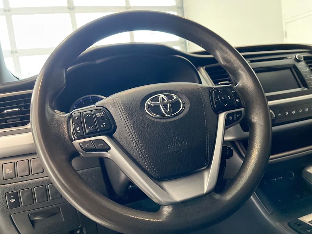 Thumbnail: 2019 Toyota Highlander - 2