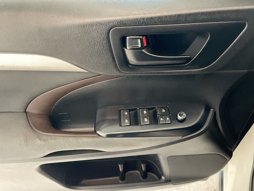 Thumbnail: 2019 Toyota Highlander - 22