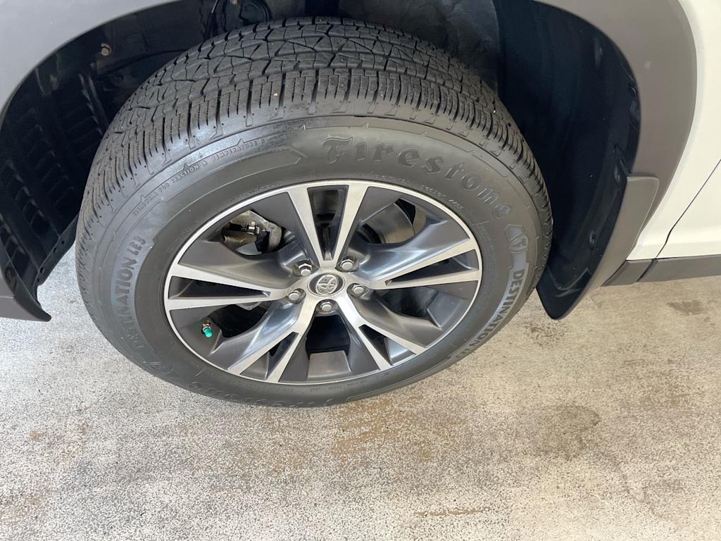 Thumbnail: 2019 Toyota Highlander - 7