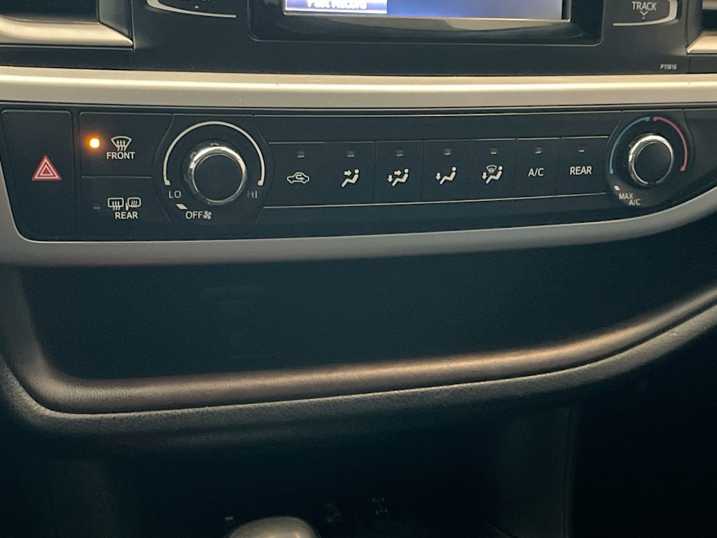 Thumbnail: 2019 Toyota Highlander - 24