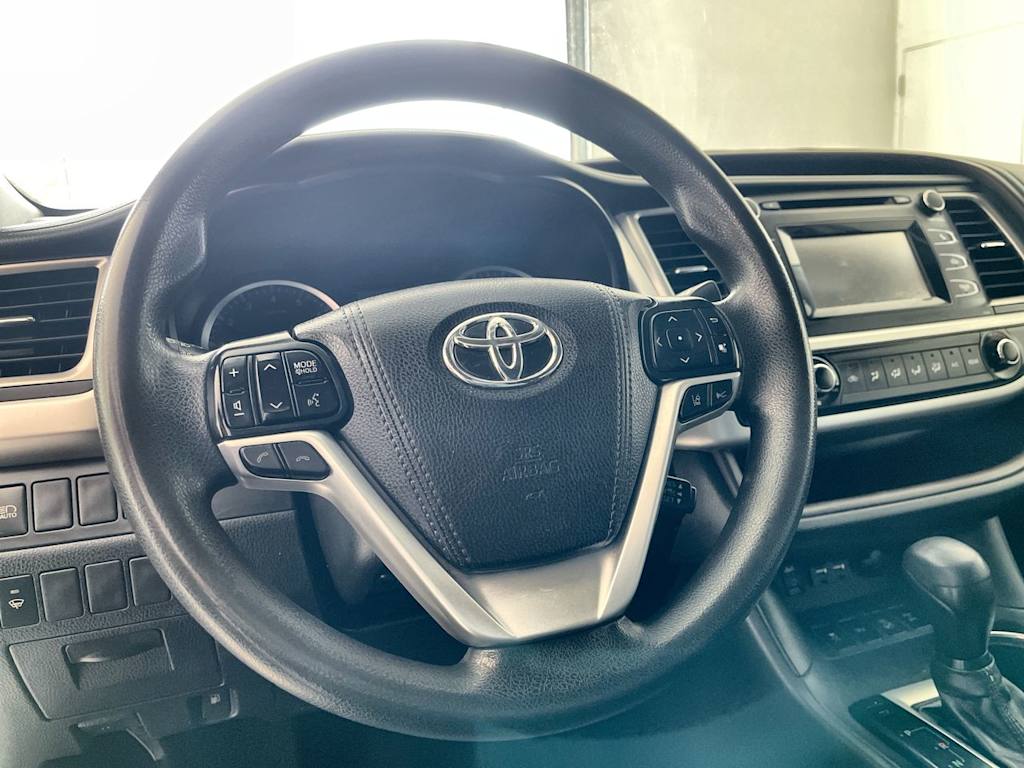 Thumbnail: 2019 Toyota Highlander - 2