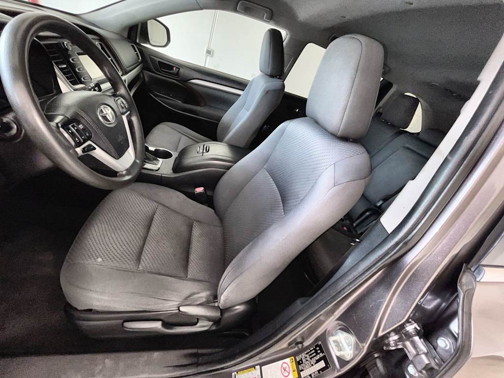 Thumbnail: 2019 Toyota Highlander - 8