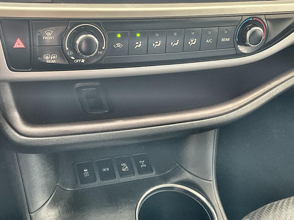 Thumbnail: 2019 Toyota Highlander - 25