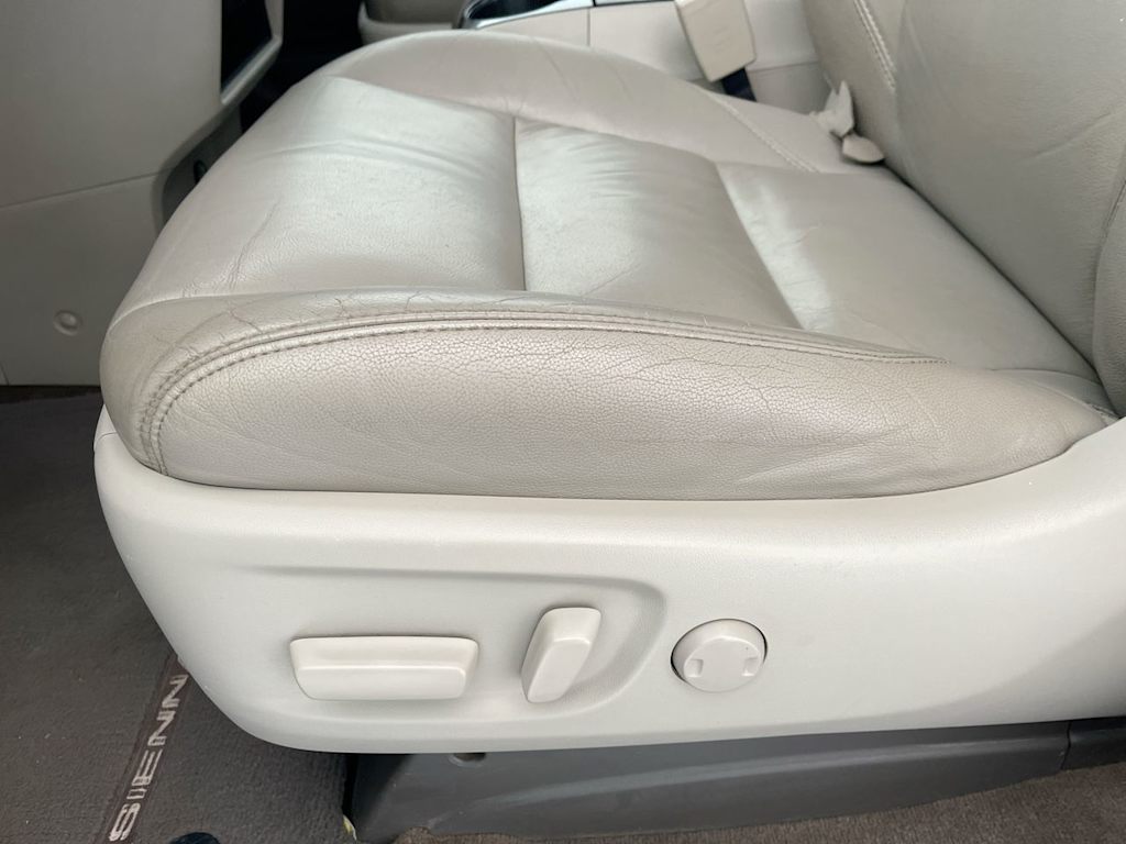 Thumbnail: 2015 Toyota Sienna - 22
