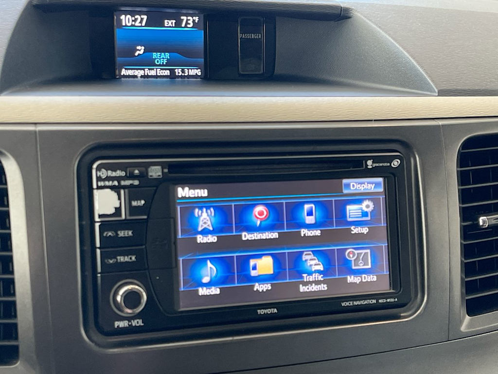 Thumbnail: 2014 Toyota Sienna - 13