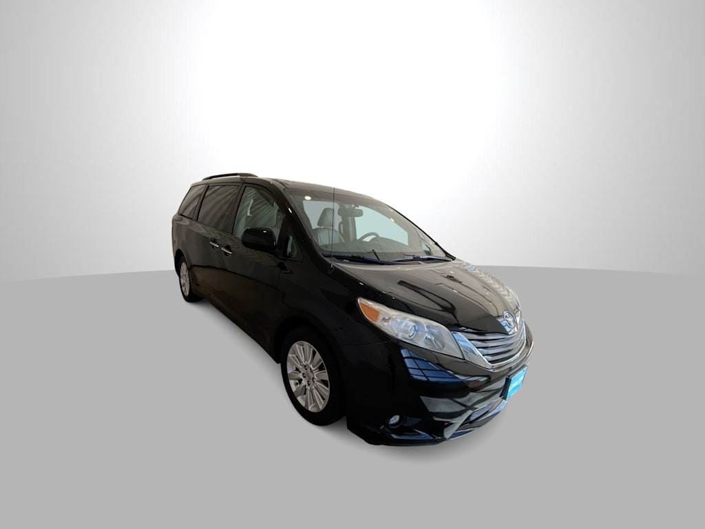 Thumbnail: 2014 Toyota Sienna - 7
