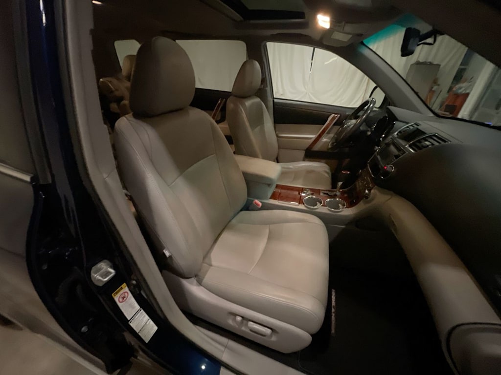 Thumbnail: 2013 Toyota Highlander - 10