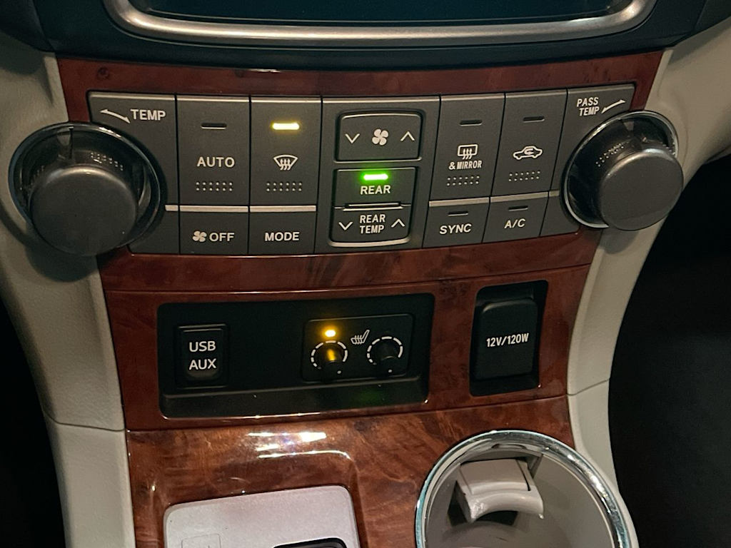 Thumbnail: 2013 Toyota Highlander - 24