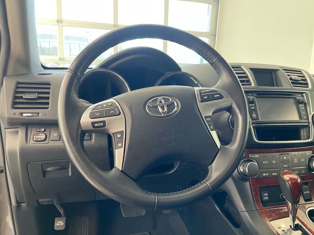 Thumbnail: 2013 Toyota Highlander - 2