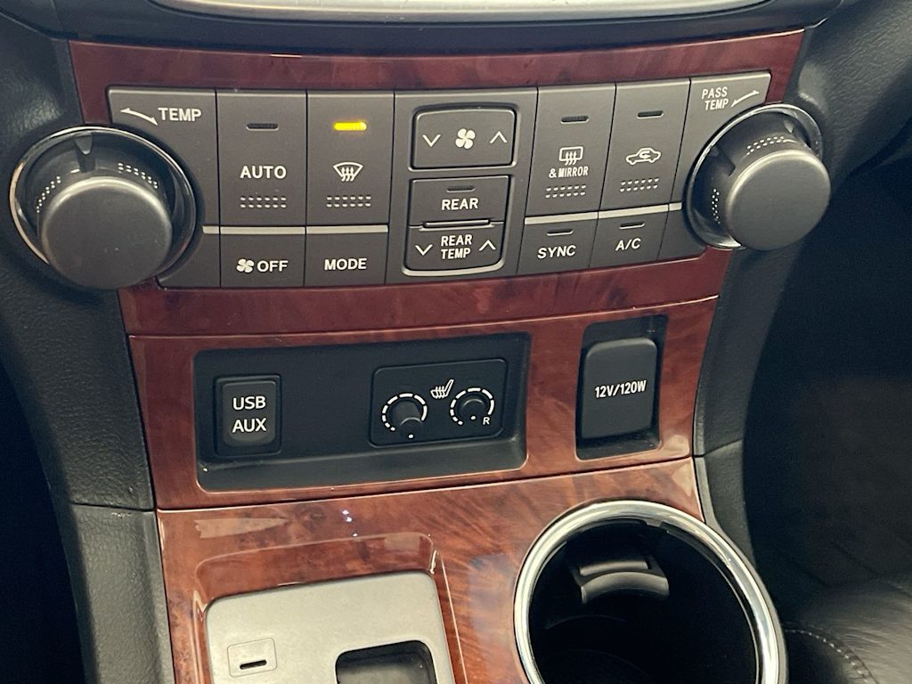 Thumbnail: 2013 Toyota Highlander - 26