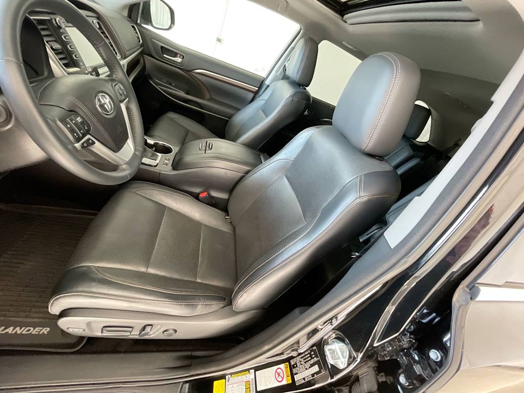 2016 Toyota Highlander Limited 8