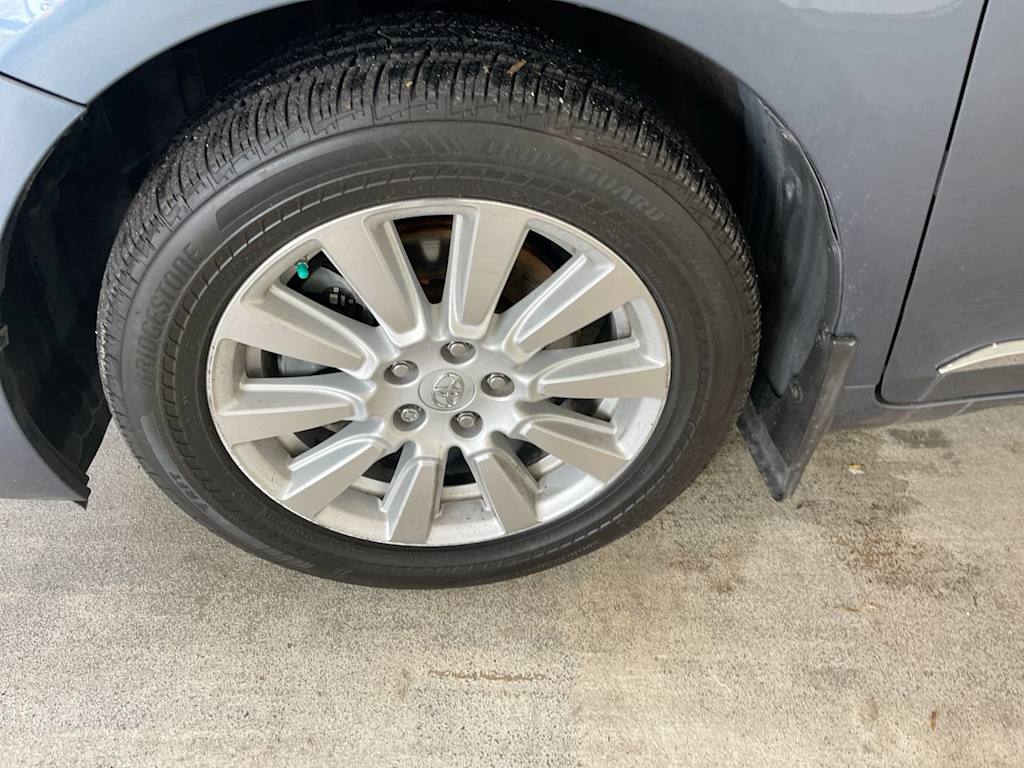 Thumbnail: 2017 Toyota Sienna - 7