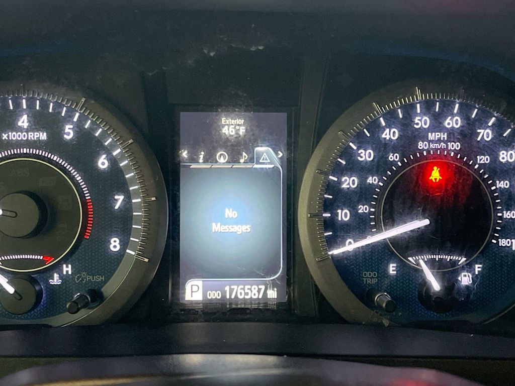 Thumbnail: 2017 Toyota Sienna - 14