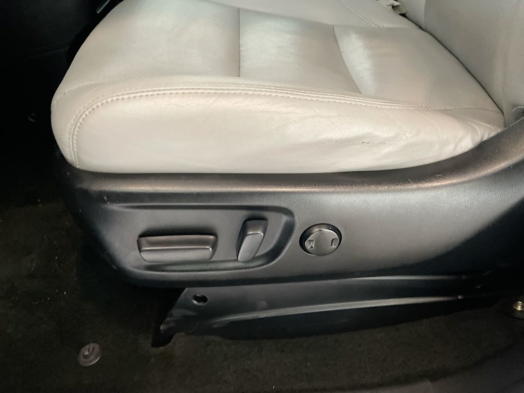 Thumbnail: 2017 Toyota Sienna - 21