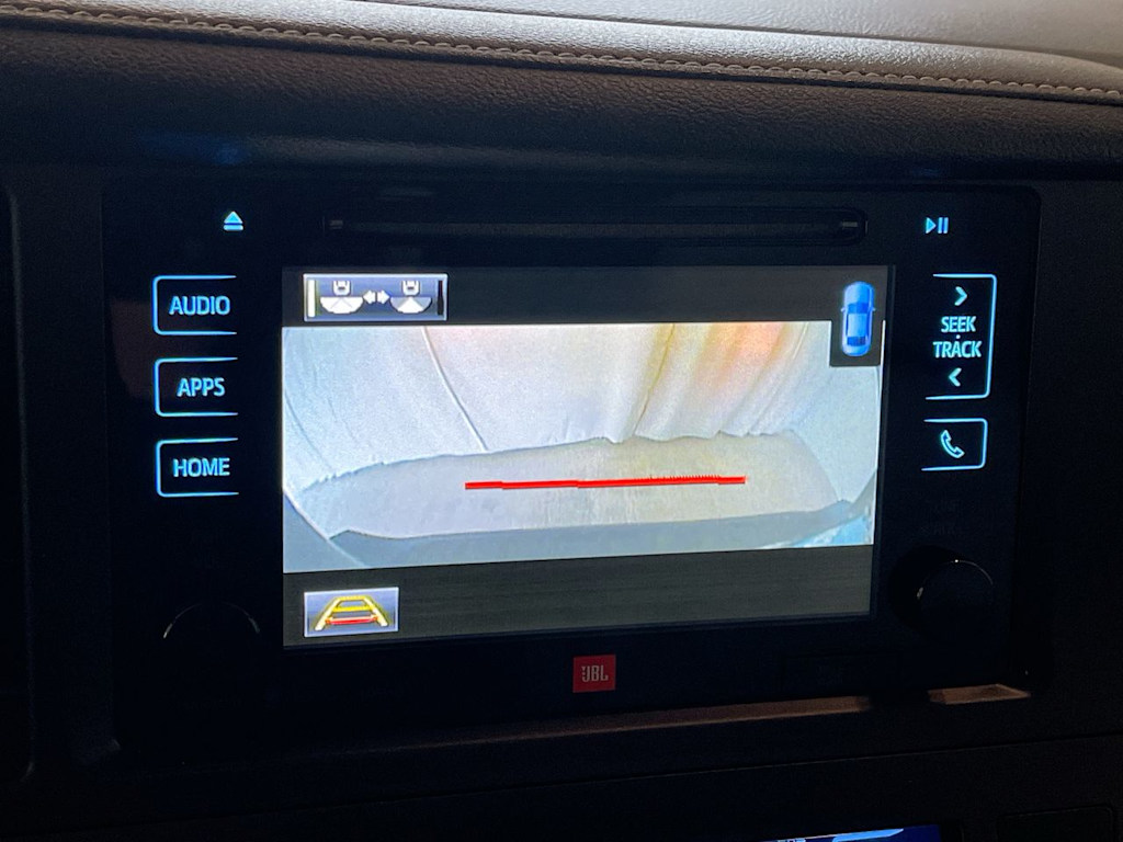 Thumbnail: 2017 Toyota Sienna - 23