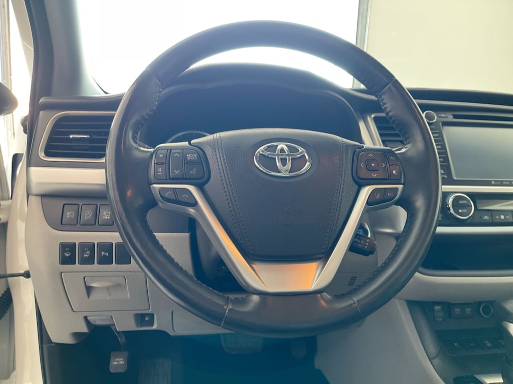 Thumbnail: 2017 Toyota Highlander - 2
