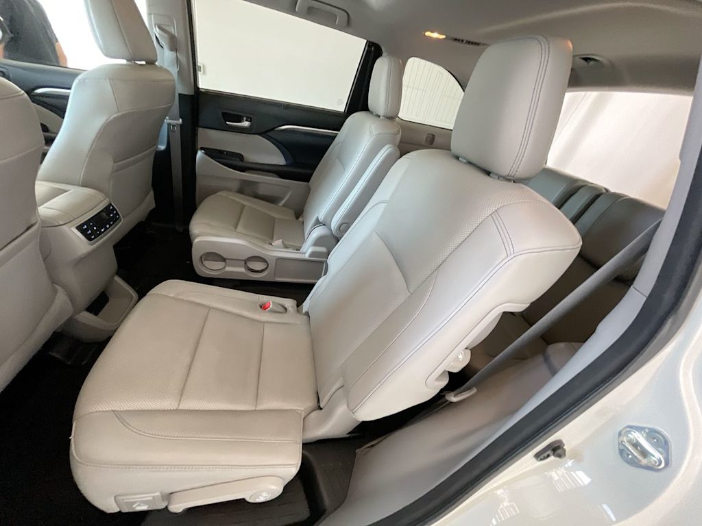 Thumbnail: 2017 Toyota Highlander - 11