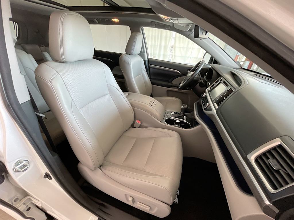 Thumbnail: 2017 Toyota Highlander - 10
