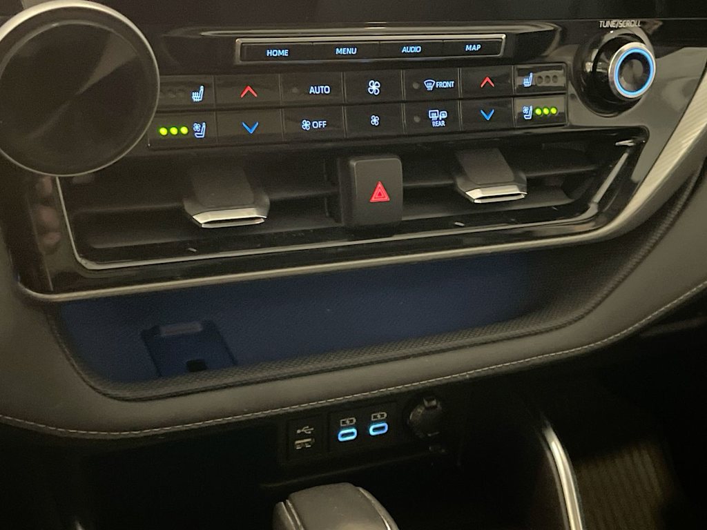 Thumbnail: 2022 Toyota Highlander - 25