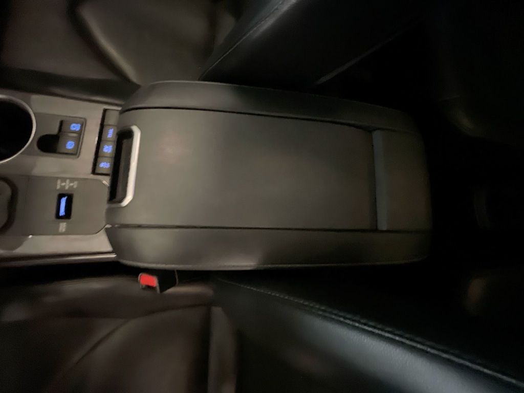 Thumbnail: 2022 Toyota Highlander - 26